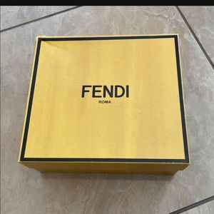 Kids Fendi sneakers size 28